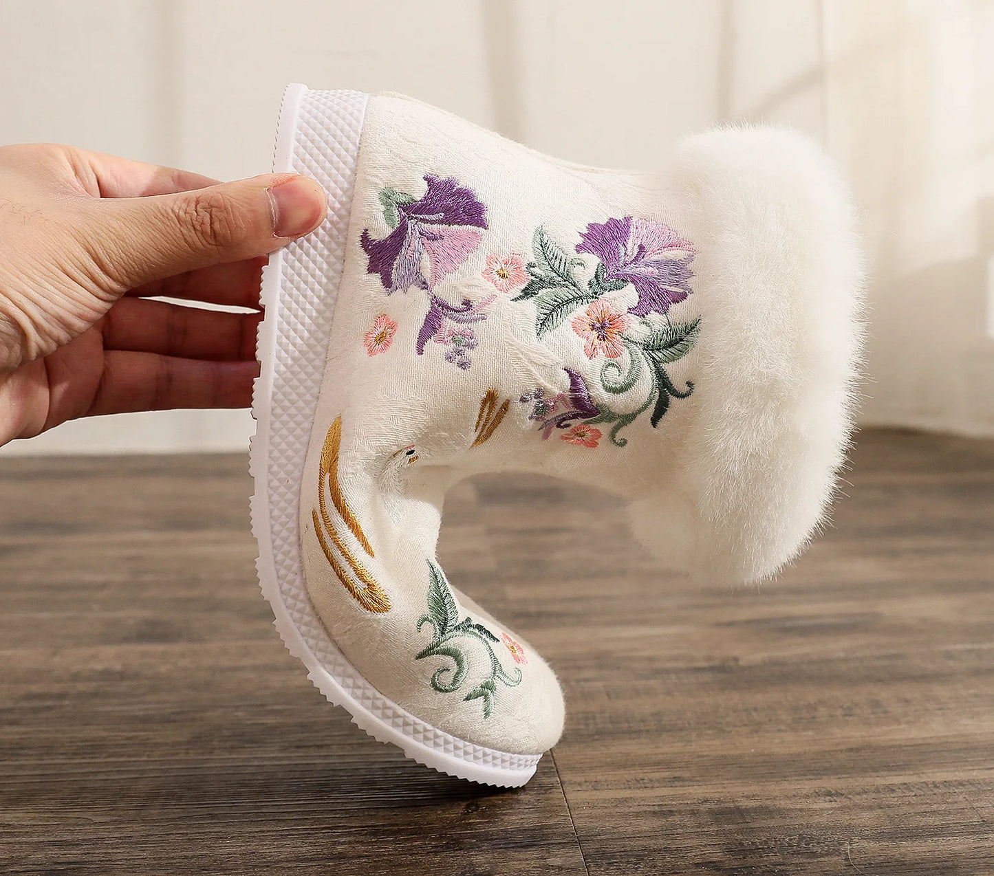 ファッション冬用ブーツ レディースシューズ エスニックスタイル 刺繍入りショートブーツ レディース 暖かいスノーシューズ 女性用 アンティークダンス フラットブーツ