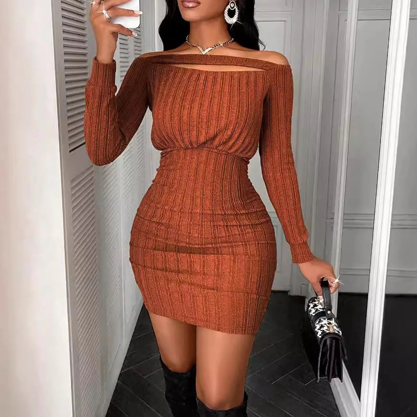 レディース セクシー オフショルダー ボディコン ミニドレス 無地 長袖 リブニット ショートドレス エレガント レディ ヒップラップ パーティードレス