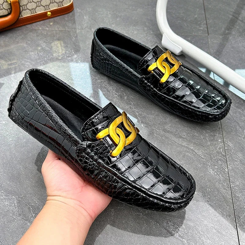 新作レザーローファー メンズ ハンドメイド ドライビングシューズ スリッポンシューズ 男性 高品質 快適 大きいサイズ クラシック カジュアル メンズローファー