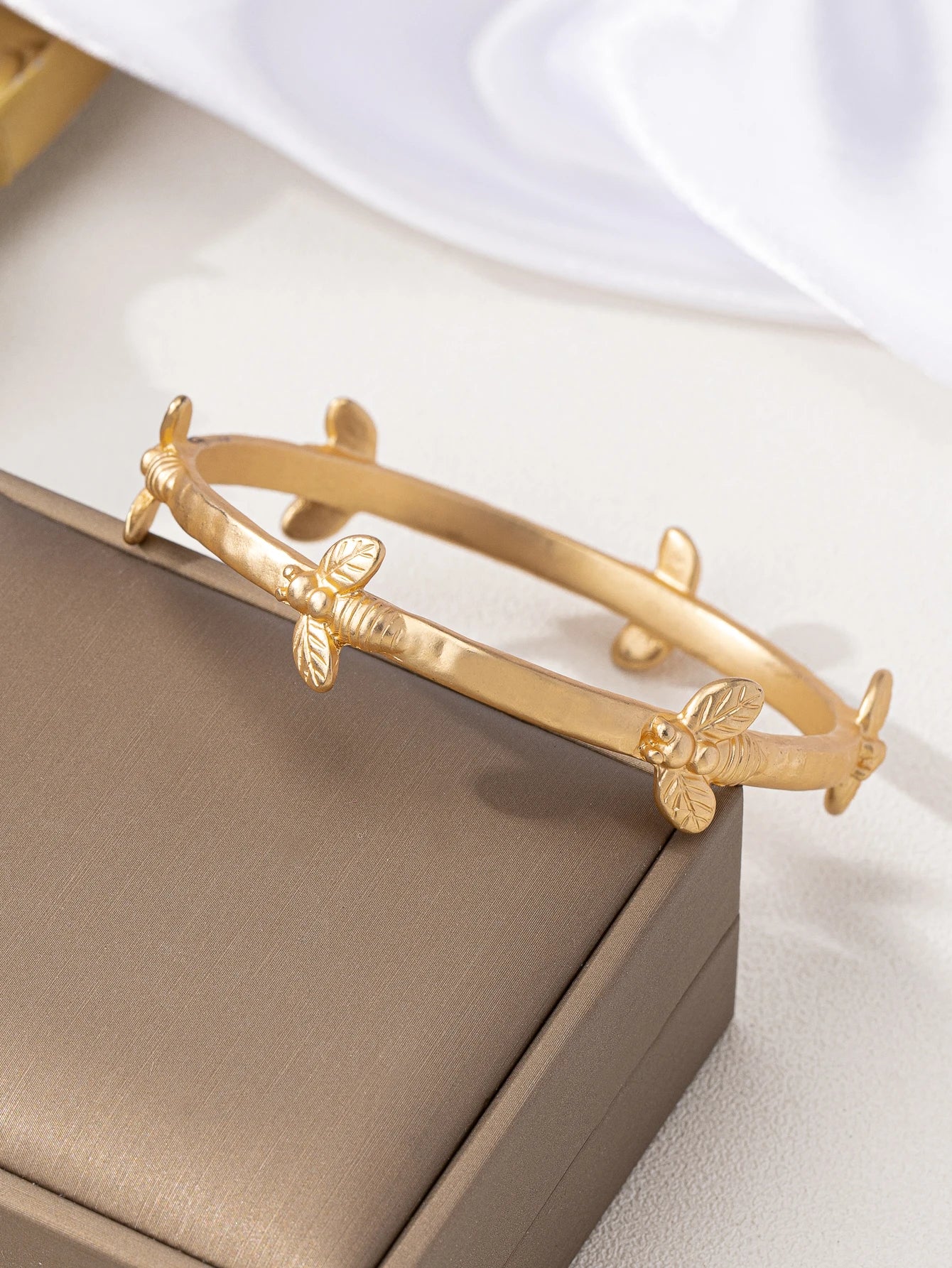 Trendy luxury Starfish Flower Elastic Pearl Bracelet Bangle Jewelry For Women Party Gift