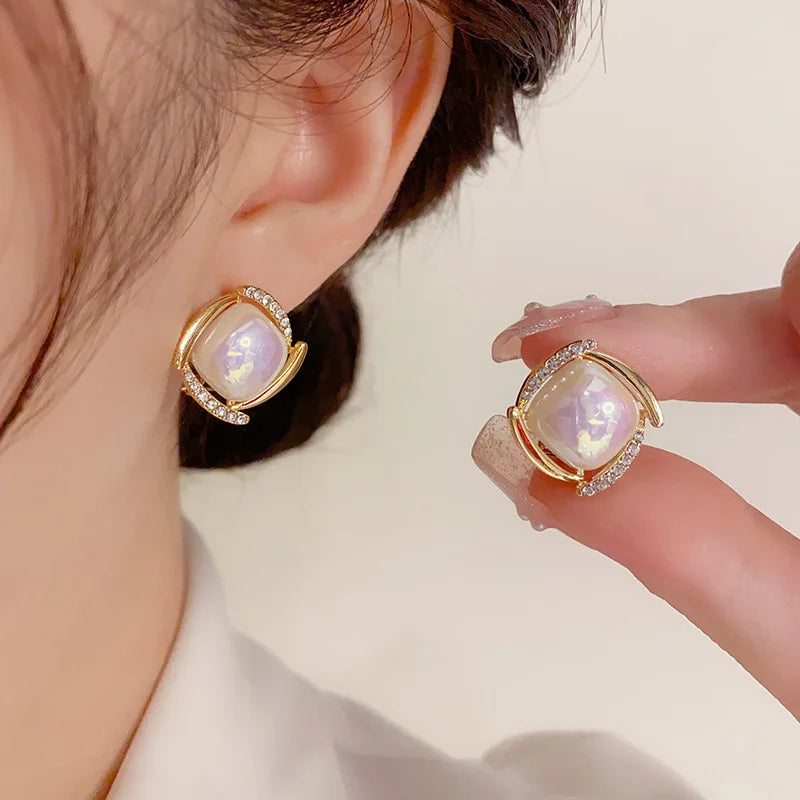 925 Silver Needle Korean Fashion Pearl Stud Earrings For Women Jewelry 2025 Trending New Vintage French Women's Crystal Earrings