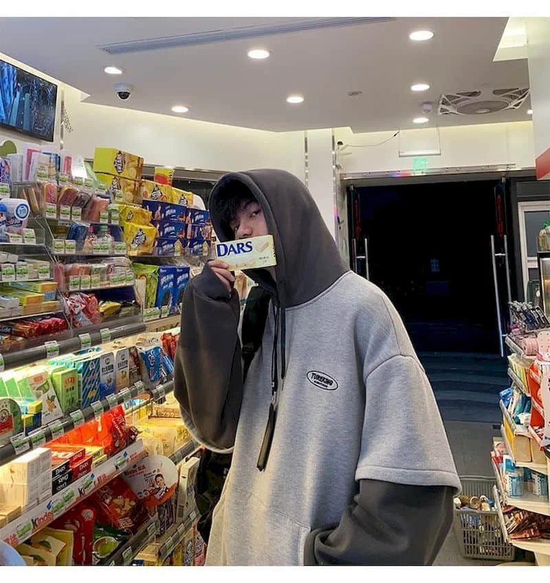 Hoodies men fake two-piece sweatshirt autumn stitching Korean loose contrast color hooded long-sleeved black white gray design
