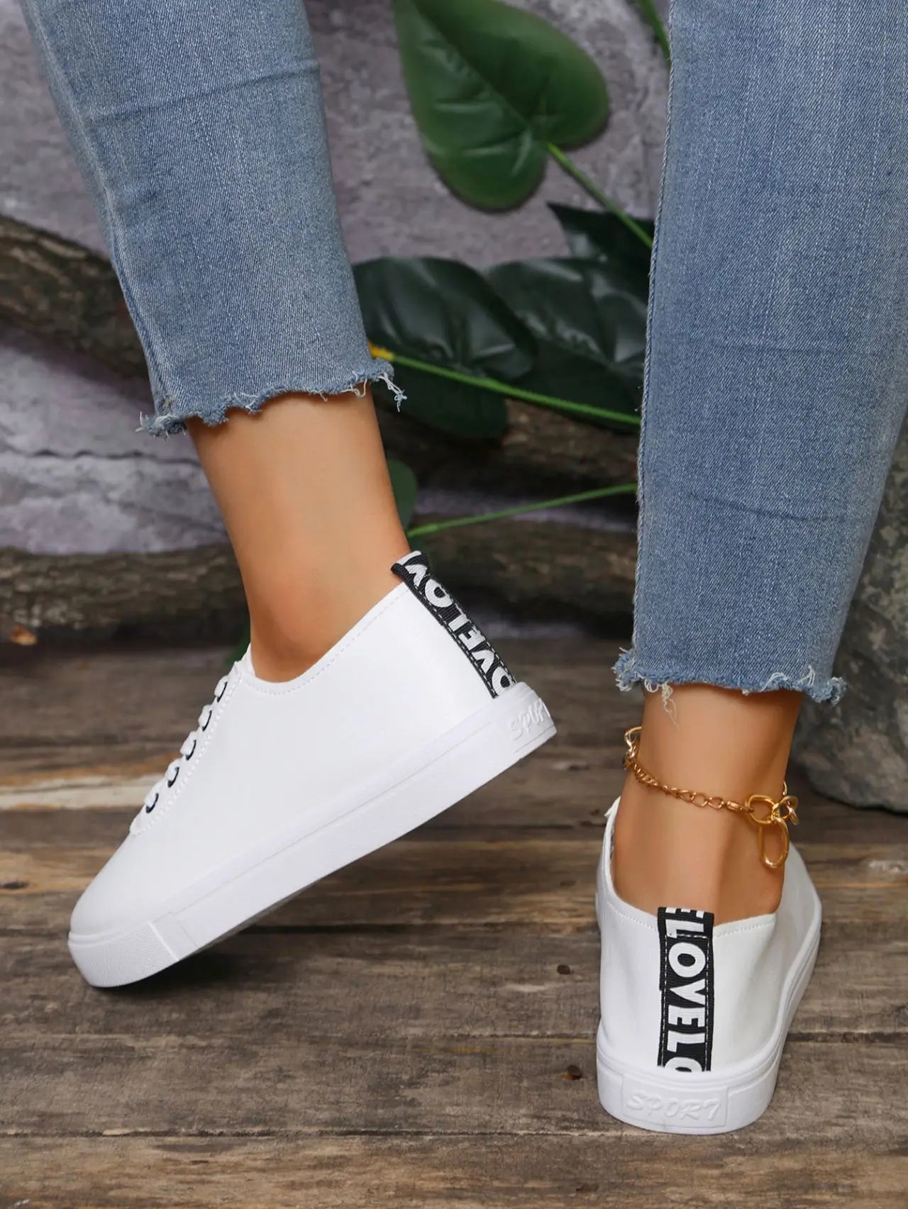 Women Sneakers 2025 Summer Fashion Breathable Shoes Woman Soft Sole Walking Sneakers Casual Women Sneaker White Sneakers Women