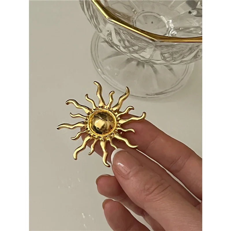 アンティークジュエリー ファッション 黄金の太陽神ブローチ レディース メンズ コートアクセサリー 女性用 ヴィンテージ クリスタルブローチ