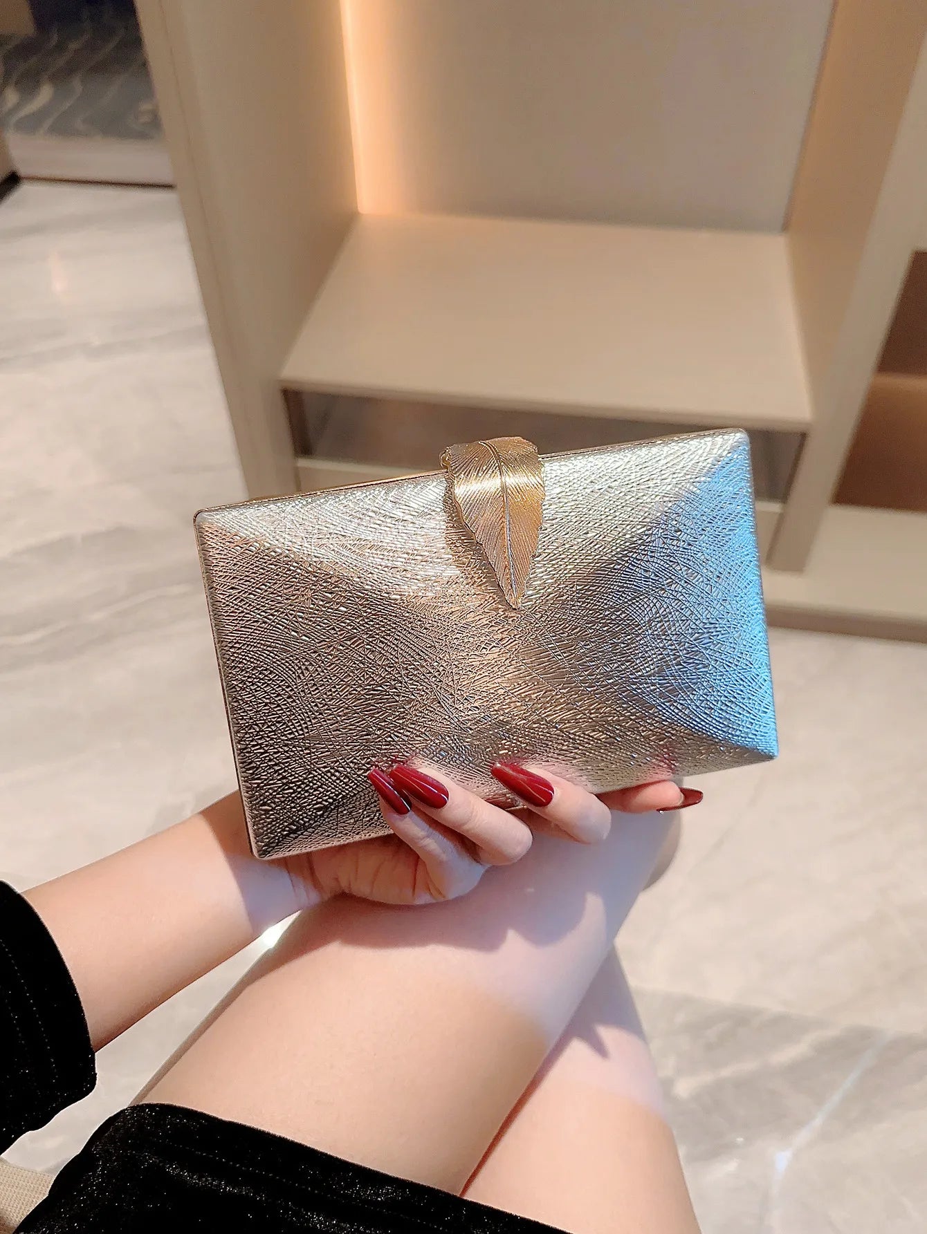 2024 Metallic Party Clutch Purse Box Shape Evening Bags Gold Silver White Handbag Purses Women Bridal Wedding Metal Clutches Bag