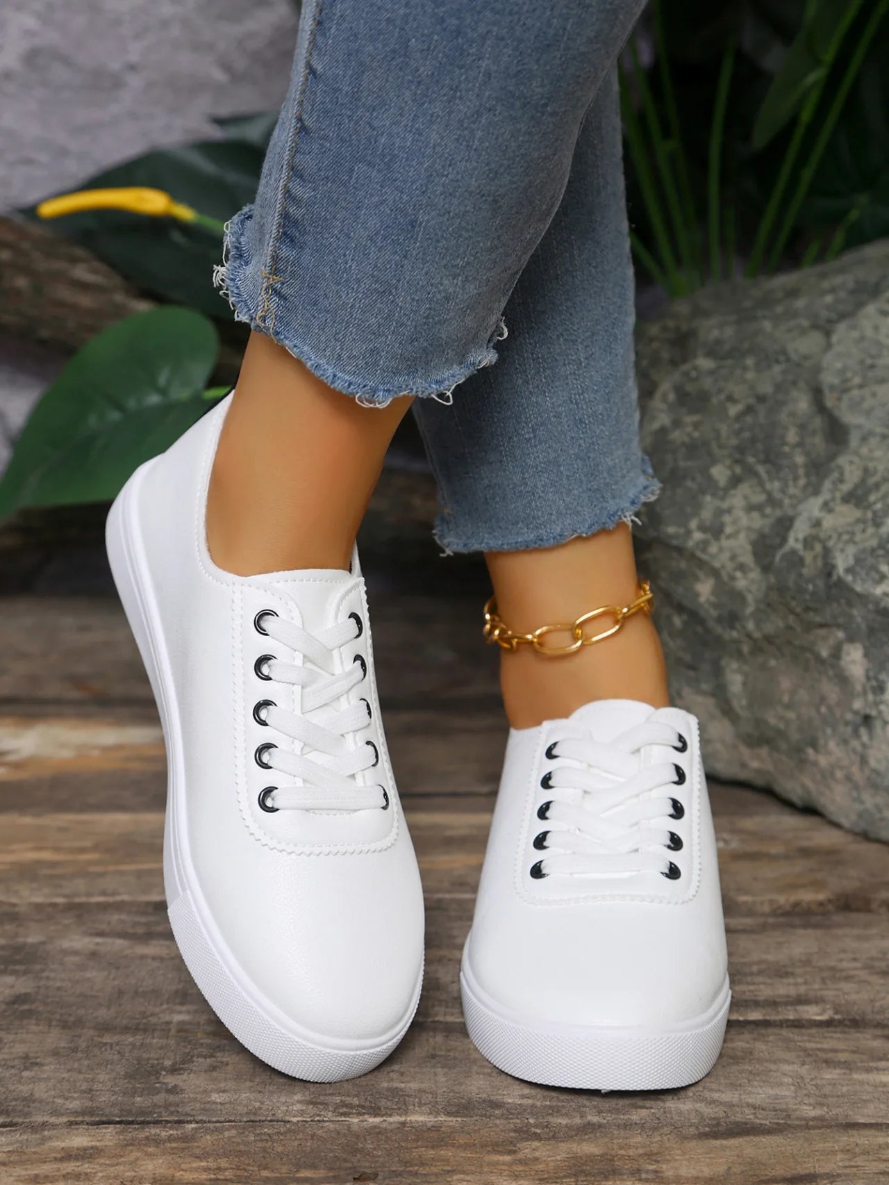 Women Sneakers 2025 Summer Fashion Breathable Shoes Woman Soft Sole Walking Sneakers Casual Women Sneaker White Sneakers Women