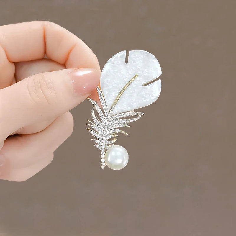 Cute Pearl Juice drinks Milk Tea Cups Brooch Lapel Pins for Women Girls Colorful Zircon Rhinestone Creative Design Coat Badges