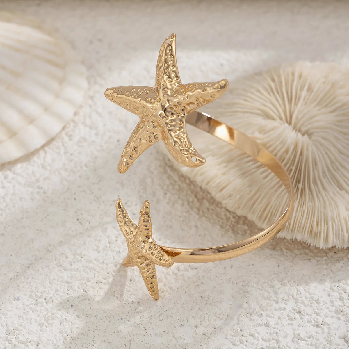 Women's European and American Fashion Gold Color Starfish Arm Chain Bracelet Summer Beach Travel Banquet Party Dress Up Gift