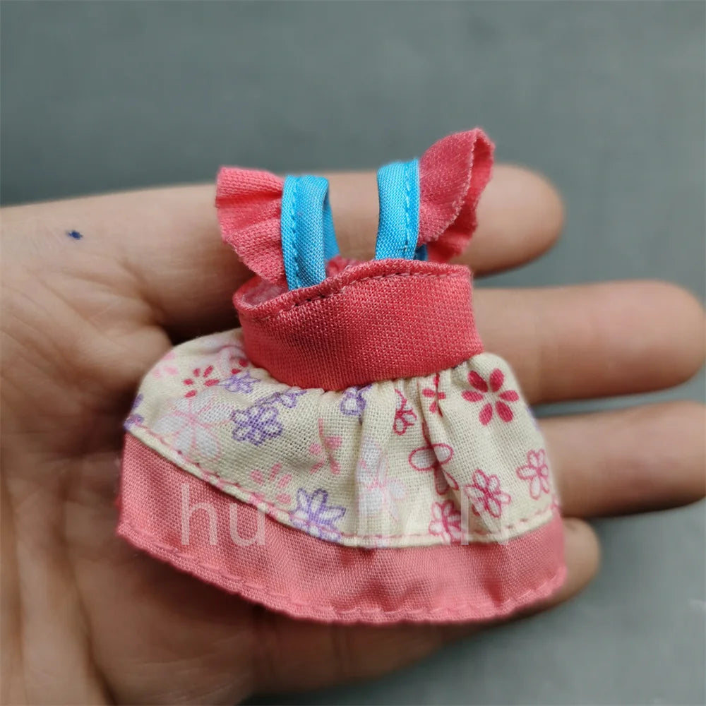 Ob11人形の服の本物の小さなケリーのオリジナルの種類は、服のパンツを着ることができるシンバの子供たちが家のおもちゃをプレイします