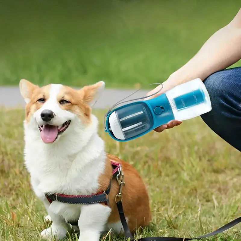 犬用ウォーターカップ 飲み物 フード ゴミ袋 3-in-1 携帯用 小型 多機能 ペットカップ ペット用品