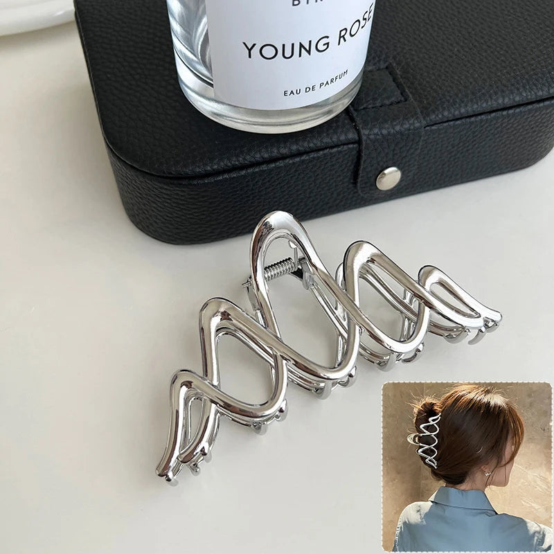 Elegant Geometric Wave Metal Gold Silver Hair Claw Clip For Women Accessories Large Punk Crab Jaw Clamps Hairgrip Headdress 2023