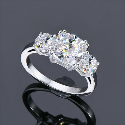 IOGOU Three Stone 3.5cttw D Moissanite Engagement Rings 925 Sterling Silver Finger Rings for Women High Quality Wedding Jewelry
