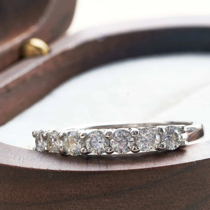 0.7CT Dカラー VVS1 EX ラウンド モアサナイトリング 925スターリングシルバー エタニティリング レディース エンゲージメント ウェディング ラグジュアリーバンド