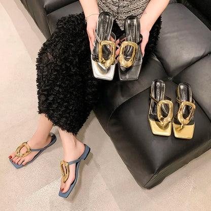 Flats 2024 Women Flip Flops New Summer Casual Slides Beach Ladies Slippers Outside Metal Decoration Female Shoes for Slippers