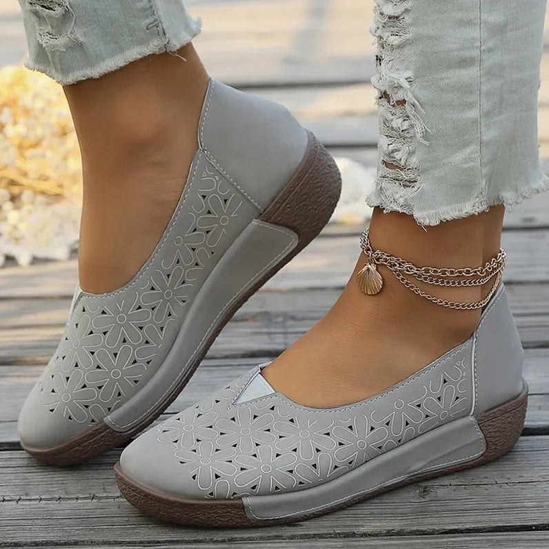 Loafers Women's Large Size 2024 Summer New Round Head Laser Hollowing Comfortable Thick Sole Single Shoes Zapatos De Mujer