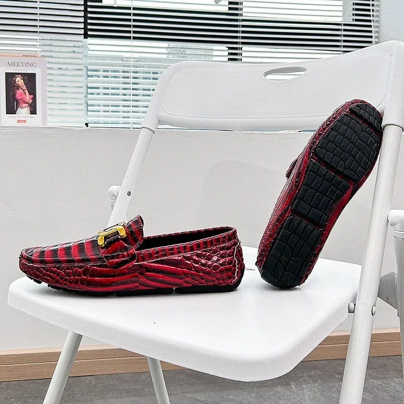 新作レザーローファー メンズ ハンドメイド ドライビングシューズ スリッポンシューズ 男性 高品質 快適 大きいサイズ クラシック カジュアル メンズローファー