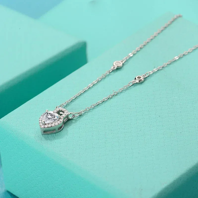 Real 925 Sterling Silver Heart Cut 0.8ct Moissanite Dancing Necklace Fashion Pendant Necklace Jewelry Gift Women