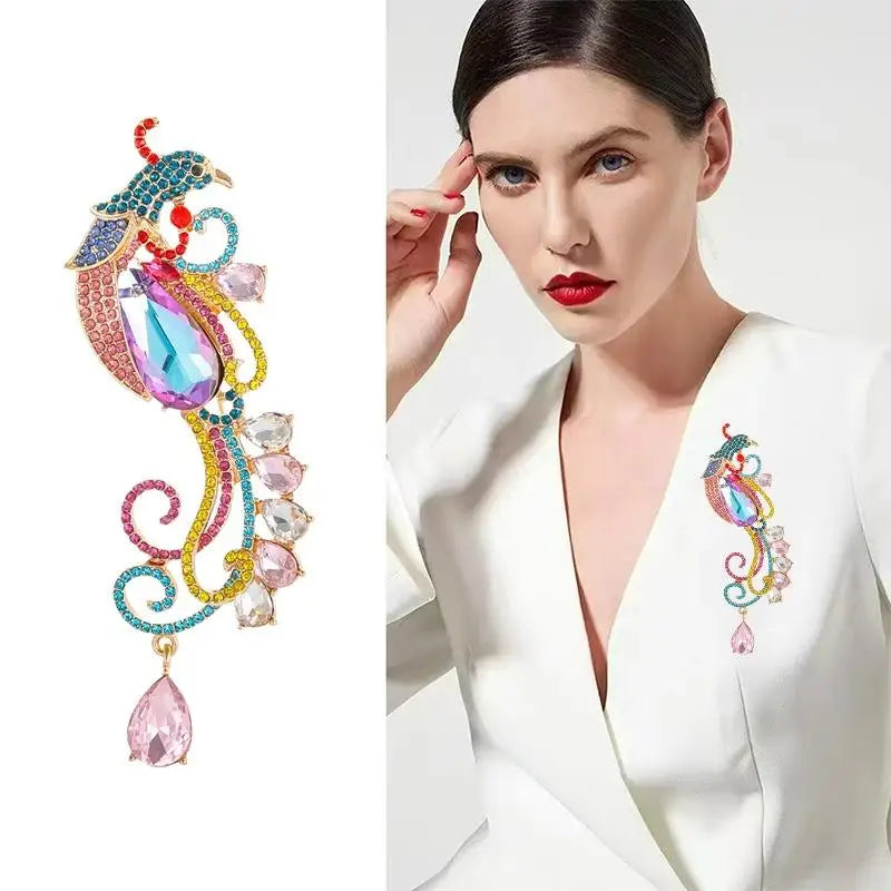 Elegant Classic Crystal Peacock Shining Brooch Pin For Women High-end Exquisite Banquet Party Animals Badges Jewelry Gift