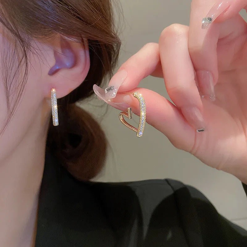 925 Silver Needle Korean Fashion Crystal Heart Earrings For Women Jewelry 2025 Trending New Luxury Women's Hoop Earrings Z40