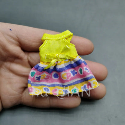 Ob11人形の服の本物の小さなケリーのオリジナルの種類は、服のパンツを着ることができるシンバの子供たちが家のおもちゃをプレイします