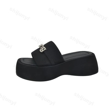 Women's Slippers 2025 New Fashion Comfortable Platform Sandals Concise Outdoor Women‘s Closed Toe Beach Muje Summer Shoes