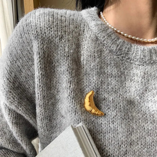 1PC Trend Croissant Brooches for Men Women Couple Metal Pins Gold Plated Silver Color Korean Fashion Vintage Luxury Jewelry Gift