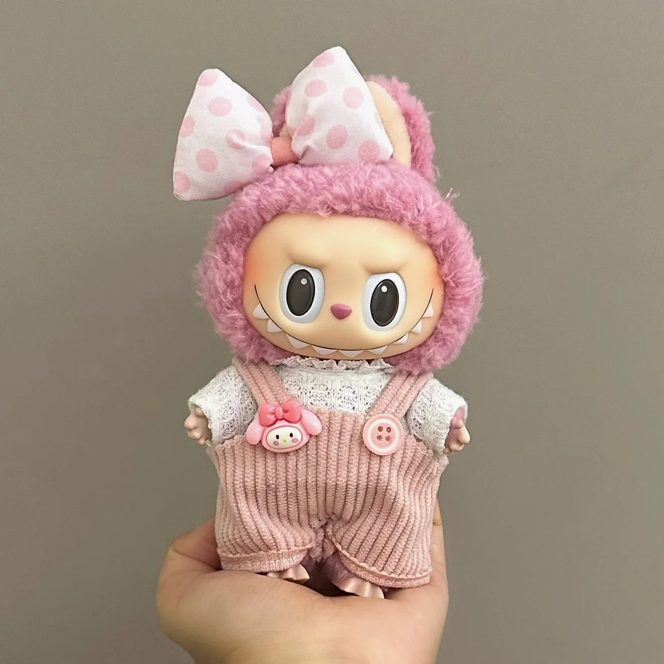 Labubu アクセサリー 衣類 デザイナー V1 V2 V3 Labubu ペンダント かわいい 個性的 ファッション 誕生日ギフト