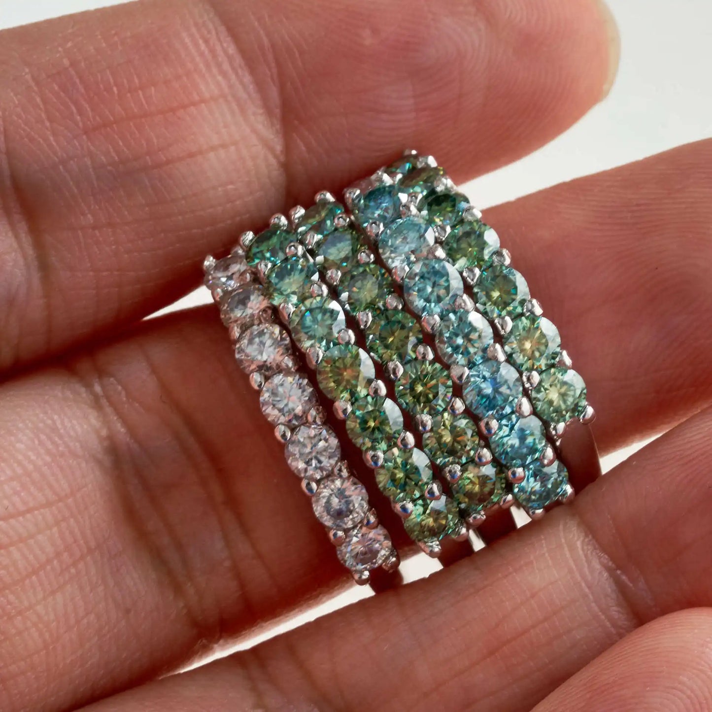 0.7CT Dカラー VVS1 EX ラウンド モアサナイトリング 925スターリングシルバー エタニティリング レディース エンゲージメント ウェディング ラグジュアリーバンド