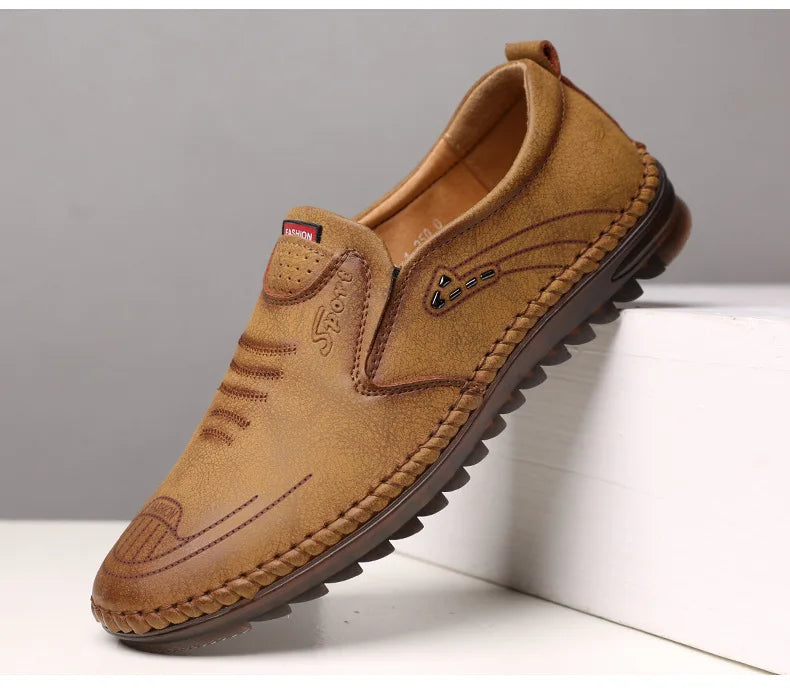 Men Loafers 2025 New Leather Shoes Men's Casual Shoes Moccasins Breathable Sneakers Male Driving Shoes Comfort Flats Plus Size