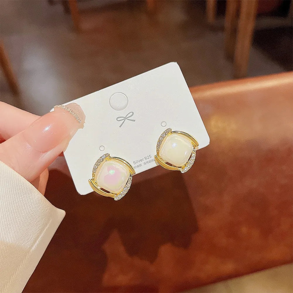 925 Silver Needle Korean Fashion Pearl Stud Earrings For Women Jewelry 2025 Trending New Vintage French Women's Crystal Earrings