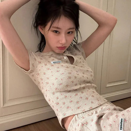 Small Floral Print Texture Knitted Round Neck Button Pullover Short Sleeve Top High Waist Shorts Casual Suit for Women