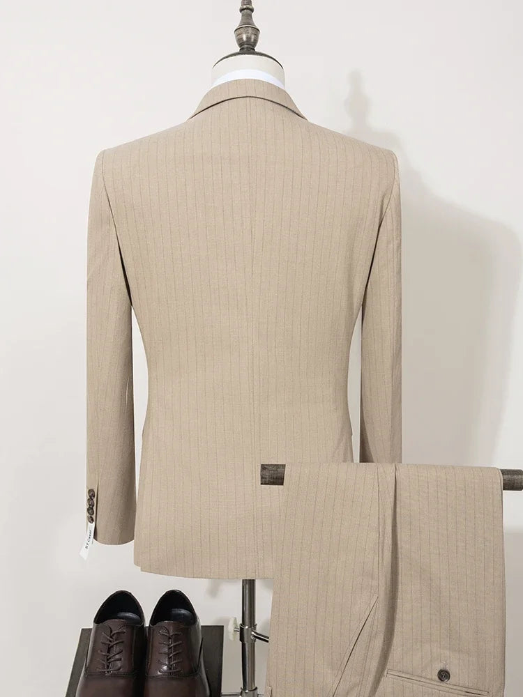 ST Cassy 高品質の男性用ストライプスーツ スリムフィット 高級男性服 エレガントなメンズスーツ ウェディングトレンドコスチューム