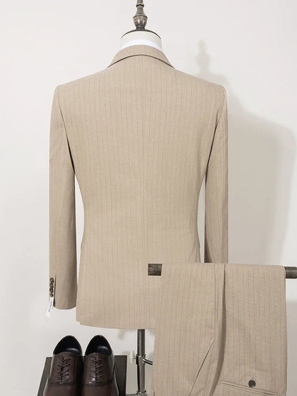 ST Cassy 高品質の男性用ストライプスーツ スリムフィット 高級男性服 エレガントなメンズスーツ ウェディングトレンドコスチューム