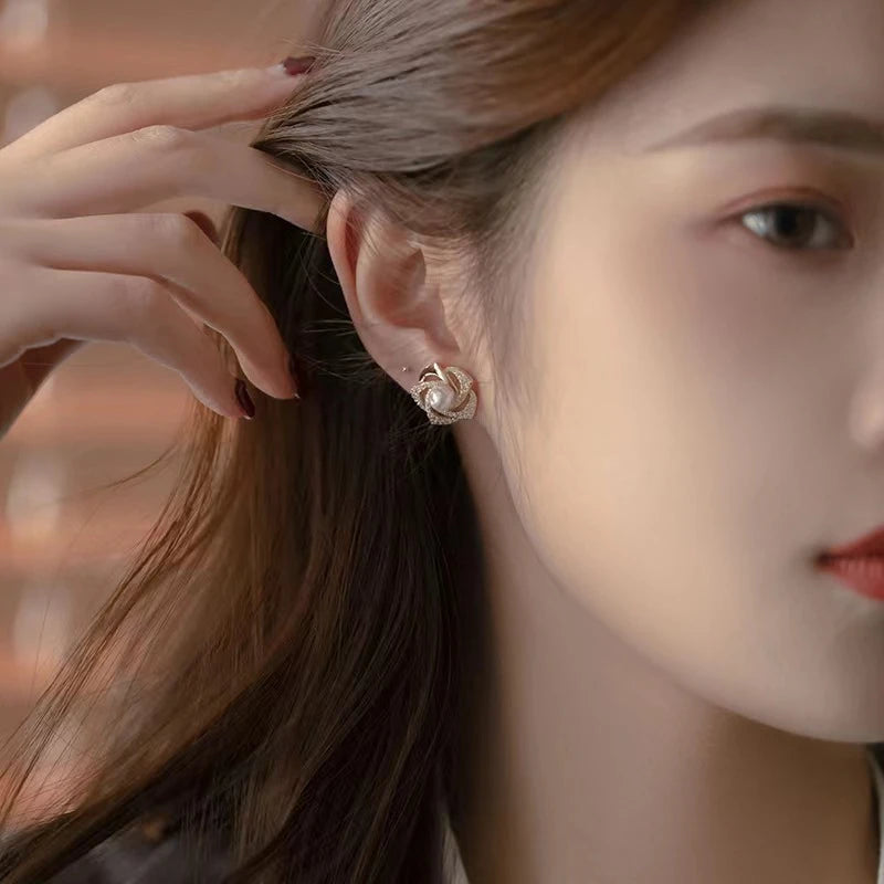 925 Silver Needle Korean Fashion Crystal Flower Earrings For Women Jewelry 2025 Trending New Women's Pearl Stud Earrings Brincos