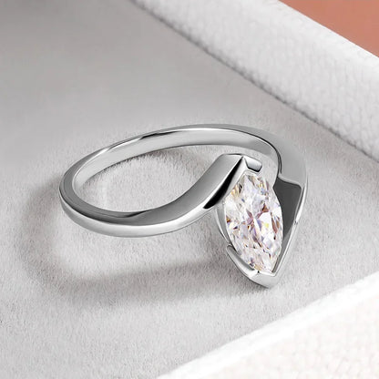 Smyoue 18K Plated 1CT Marquise Cut Moissanite Solitaire Ring for Women 100% 925 Sterling Silver Lab Diamond Weddind Band Bride
