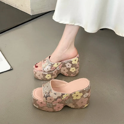 Slippers Women Summer On A Wedge Luxury Slides Shoes Flower Platform Pantofle Designer 2025 Floral Bling Fashion Shoes Woman's S
