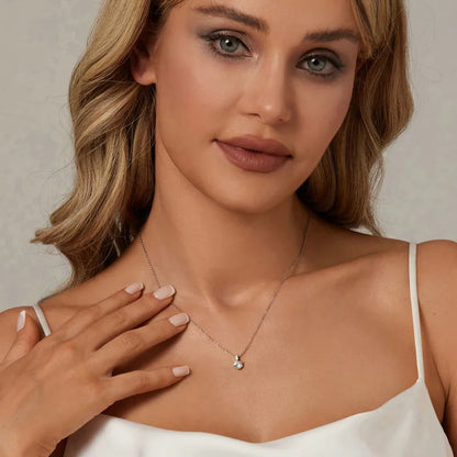 Bamoer U 0.5/1CT Moissanite Pendant Necklace 6 Prongs Round Cut VVS1 Lab Diamond Neck Chain For Women Engagement Jewelry Gift