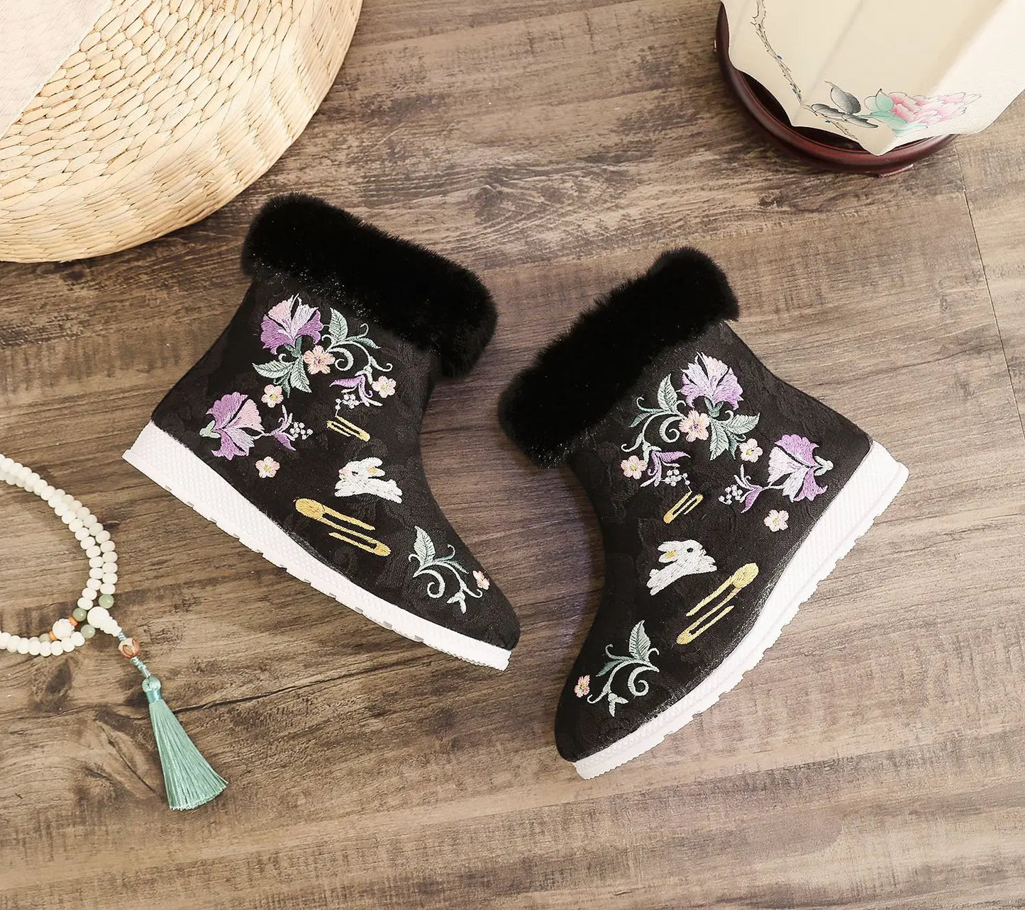 ファッション冬用ブーツ レディースシューズ エスニックスタイル 刺繍入りショートブーツ レディース 暖かいスノーシューズ 女性用 アンティークダンス フラットブーツ