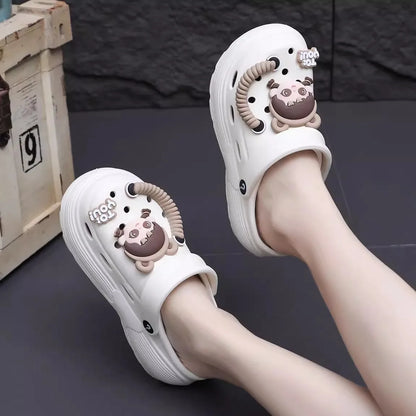 新作夏のかわいい小さな穴あきシューズ レディース 通気性 厚底 快適スリッパ ビーチシューズ サンダル プラットフォーム