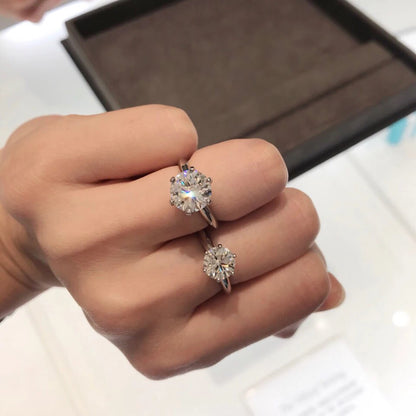 クラシック S 925 スターリングシルバー 高品質モアサナイトダイヤモンド レディース婚約指輪・結婚指輪。GRA証明書付き