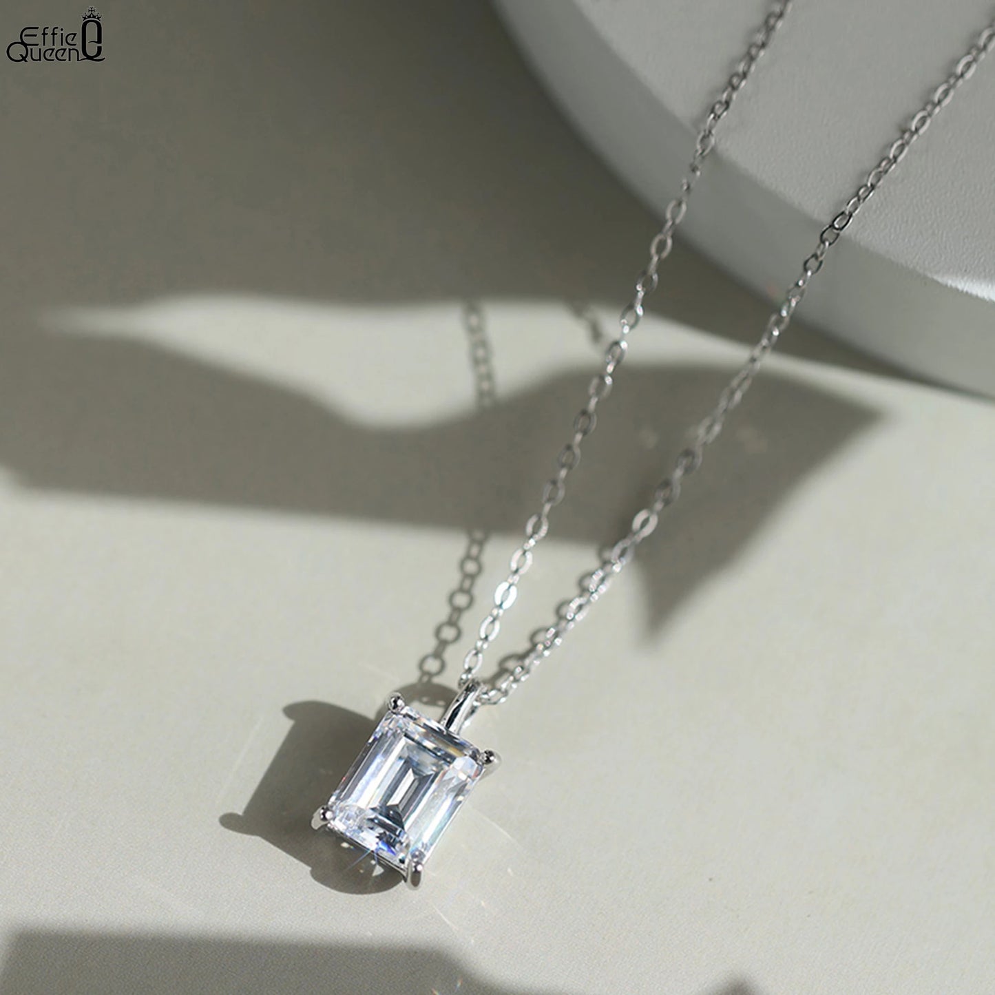 EFFIE QUEEN 925スターリングシルバーネックレス、華やかなプリンセスカットモアサナイトペンダント付き、女性にぴったりのジュエリー MON09