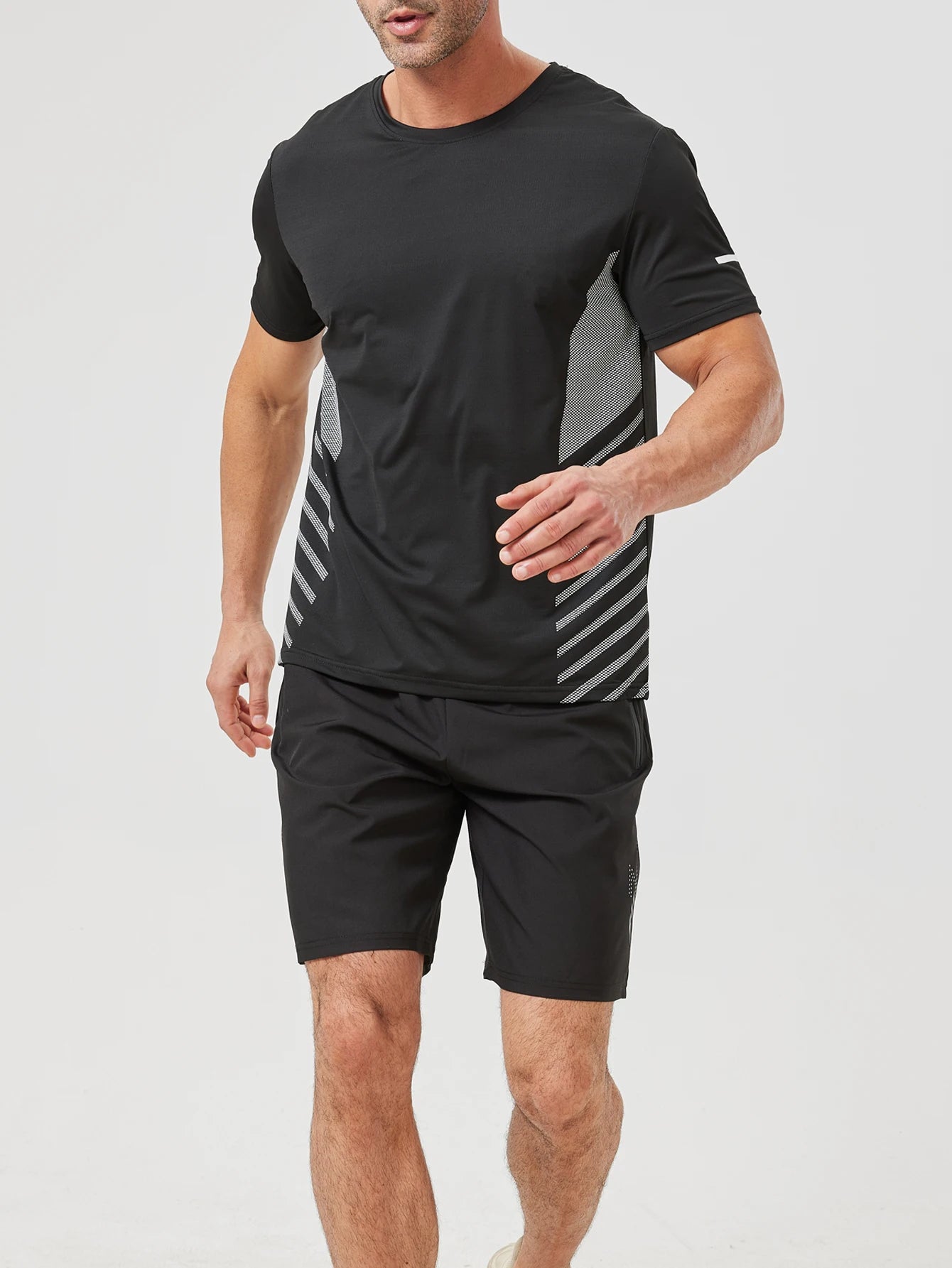 [USAサイズ] 2025年夏 ブラック トラックスーツ メンズ セット 袖 Tシャツ + ショーツ スポーツウェア ブランド スポーツスーツ オーバーサイズ 3XL