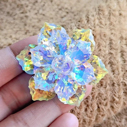CINDY XIANG Shining Crystal Flower Brooches For Women Handmade Winter Fashion Pin 20 Colors Available Party Accessories