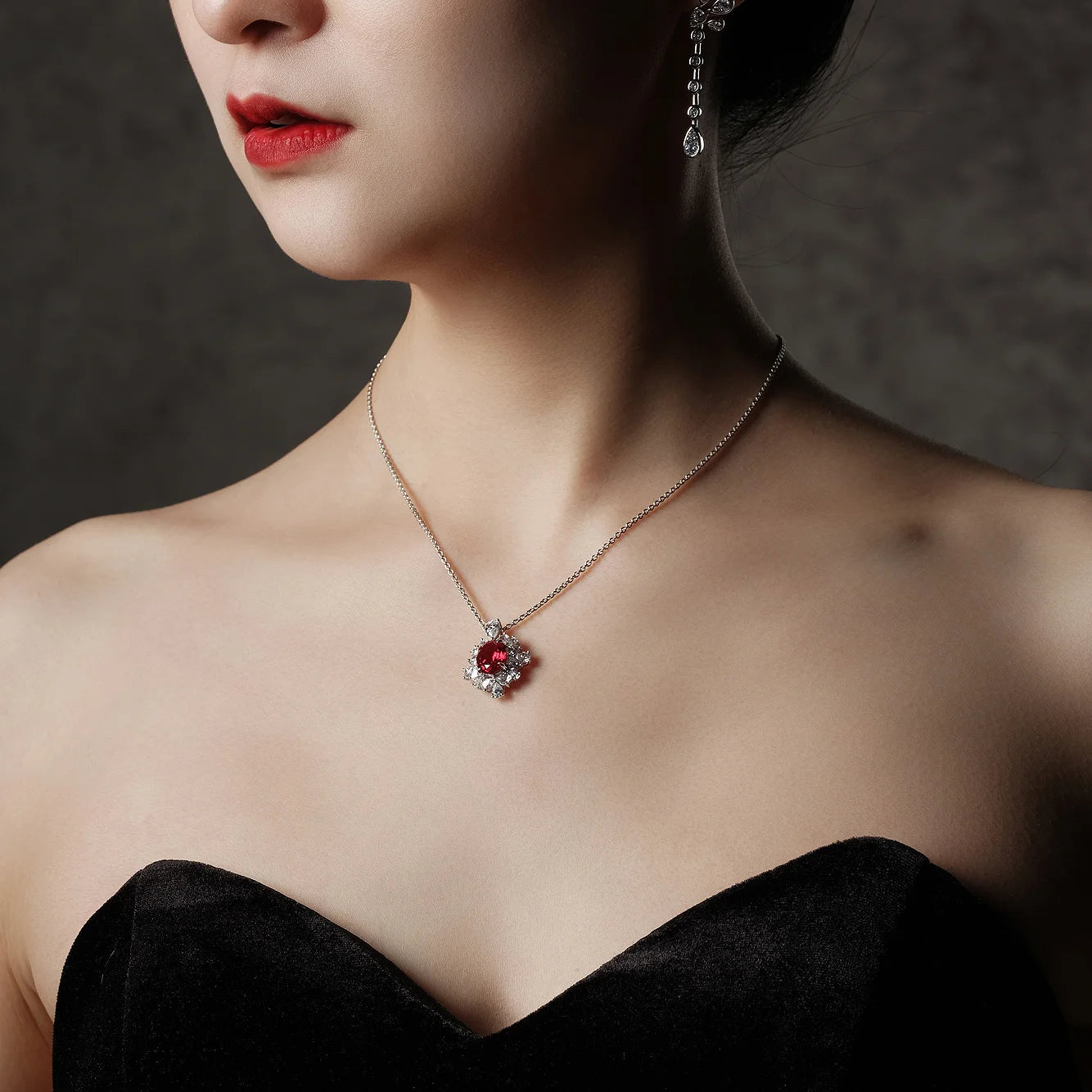 2.5ct 5A ラボグロウンルビー ネックレス レディース用 レッドダイヤモンド 925シルバープレート 18kゴールドネックレス