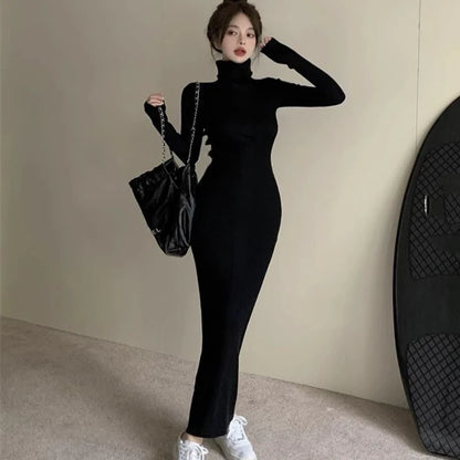 セクシーなブラックタートルネックニットボディコンワンピース レディース 秋冬 長袖セーターワンピ 韓国風ロング丈ドレス