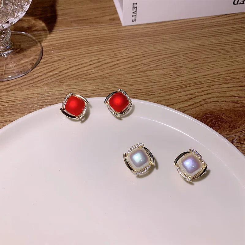 925 Silver Needle Korean Fashion Pearl Stud Earrings For Women Jewelry 2025 Trending New Vintage French Women's Crystal Earrings