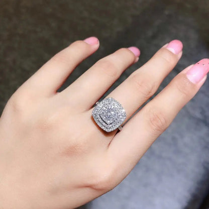 Light luxury classic 925 sterling silver square moissanite ring as a jewelry gift for women's engagement party