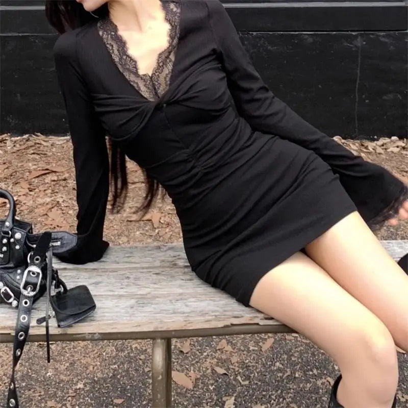 長袖ブラックミニドレス ヴィンテージ セクシー レディース レースパッチワーク Y2K美学 ハイウエスト パーティークラブ用 秋新作