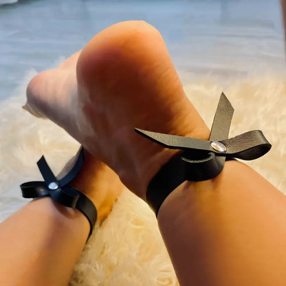 2Pcs Fashion Bowknot Anklets Luxurious PU Leather Ankle Cuffs with Bow Detail and Silver Studs for Women