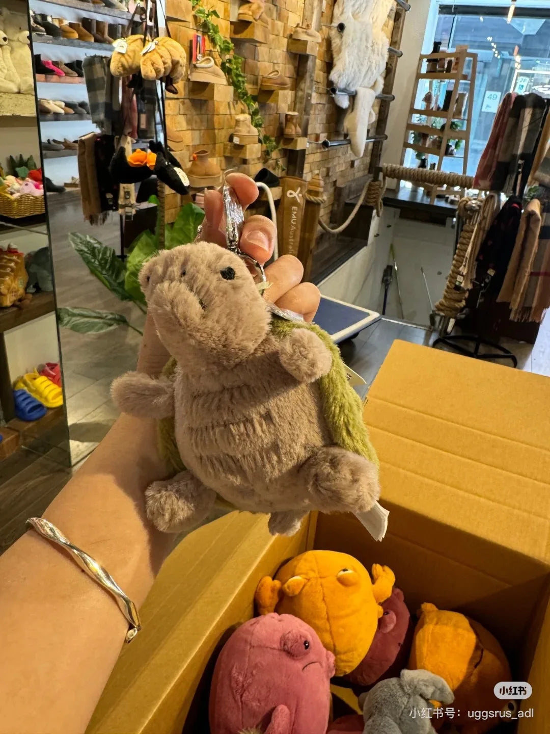 jellycat Mr. Timmy Turtle ペンダント バッグ バッグチャーム 人形 キーチェーン ぬいぐるみ タートル おもちゃ 女の子 かわいい ギフト 赤ちゃん 癒し アクセサリー おもちゃ